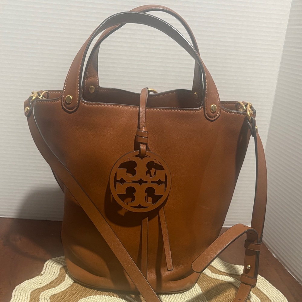 Leather Tory Burch Bucket Tote in Cognac Brown - Stylish Everyday Shoulder Bag